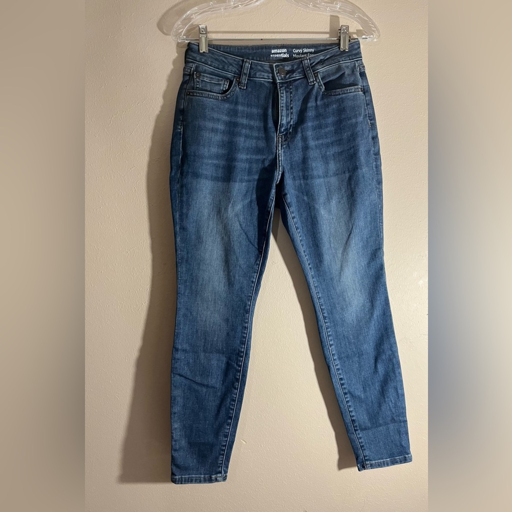 Women’s Amazon Essentials Curvy Skinny Jeans Size 6 Short